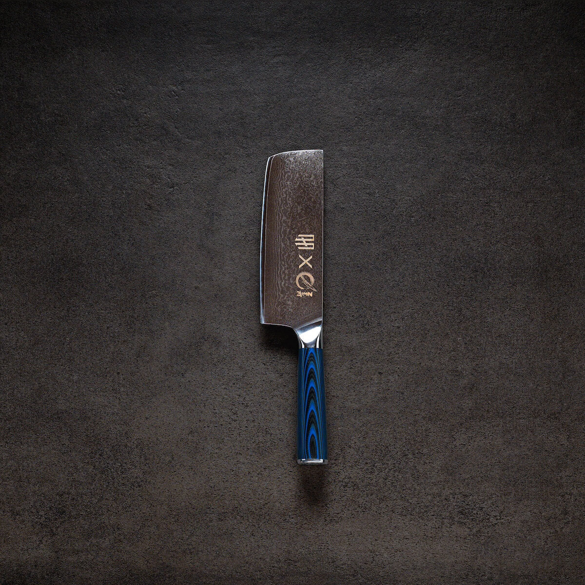 Hakku Aoi hackkniv